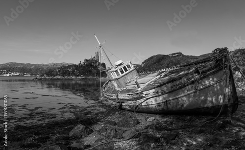 shipwrek of an old fishing boat onthe coast of the isle of skye