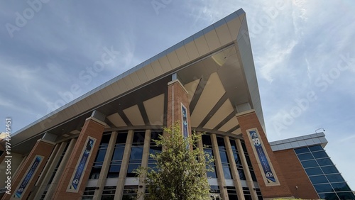 Fotografía University Campus in Arlington, Texas – Vibrant College Life and Architecture