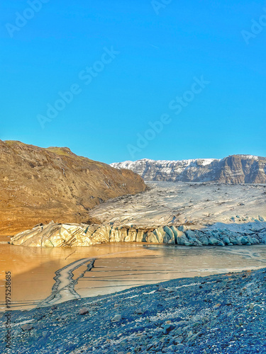 Canvas Print Scenic view of calving Sólheimajökull outlet glacier in southern Iceland