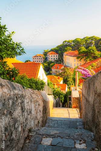 Canvastavla Dubrovnik old town and its medieval city walls surrounded by the turquoise Adriatic Sea, Croatia