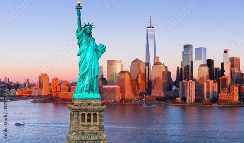 Принти на полотні NYC panorama with Statue of Liberty