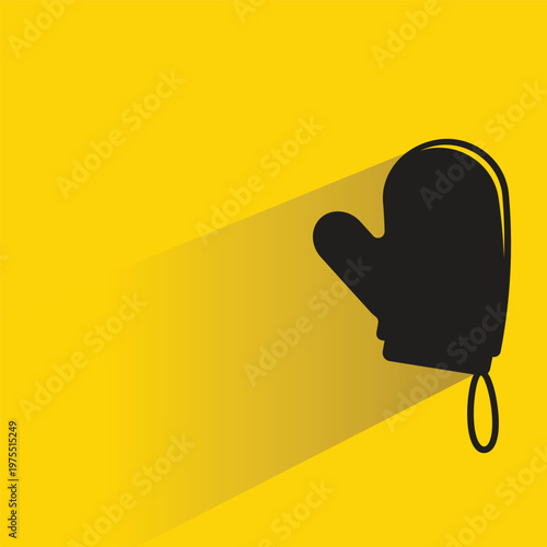kitchen mitten icon with shadow on yellow background