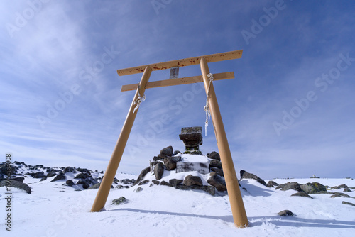 長野県の蓼科山、山頂の蓼科神社