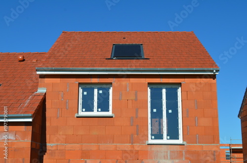 Nouvelles constructions dans un lotissement. (france)