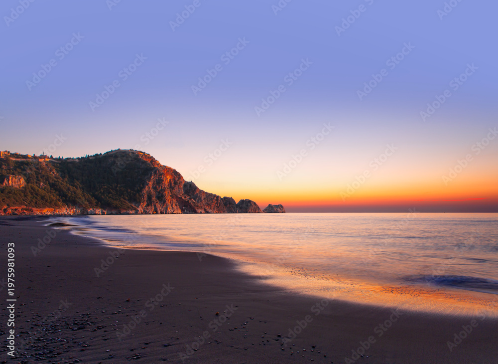 Obraz premium Panorama of most beaituful attraction Cleopatra beach in Alanya with blue sea and clean sand - Alanya peninsula, Antalya
