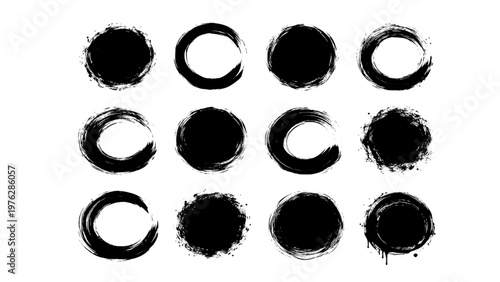 Brush frame round shape set. Text box frame rough circle grunge paint shape element. Hand drawn texture grunge brush  ,circle round texture brush . PNG Vector illustration 