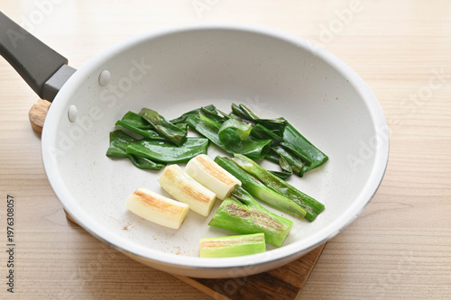 フライパンで焼いた長ねぎ