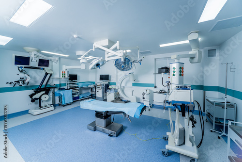 Εκτύπωση καμβά Modern hospital operating room with medical equipment and blue floor