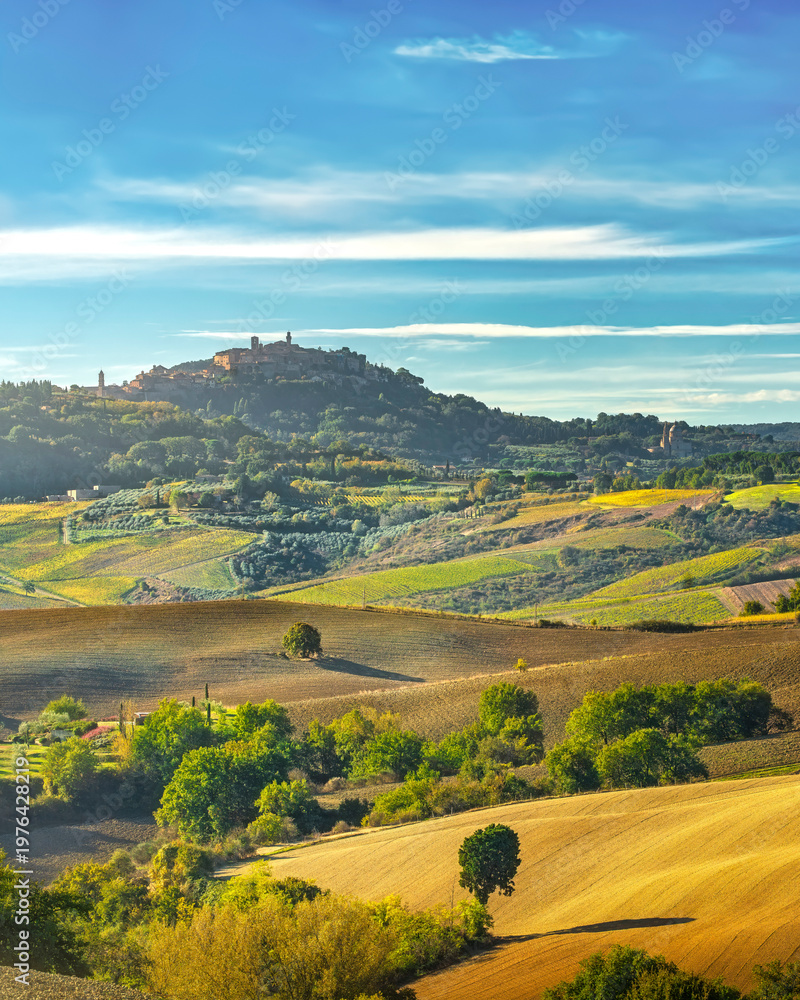 Fototapeta premium Autumn View of Montepulciano and Rural Landscape in Tuscany