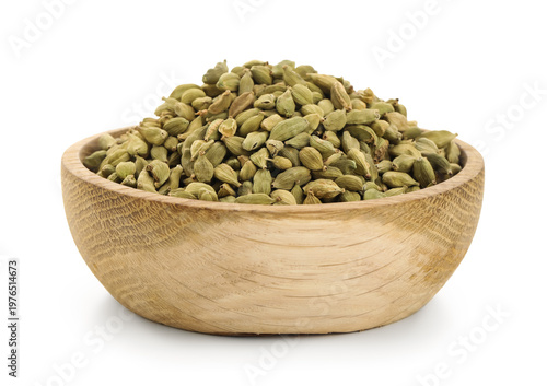 Wooden bowl with cardamom s...