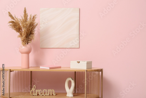 Vase with pampas grass, box...