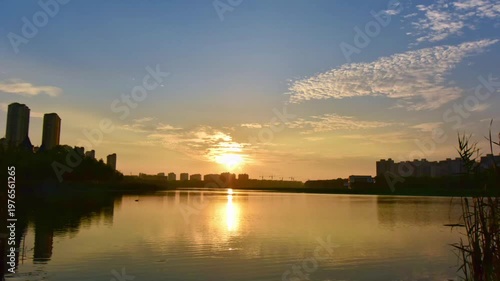 Metropolis River Timelapse: Skyline Dynamics