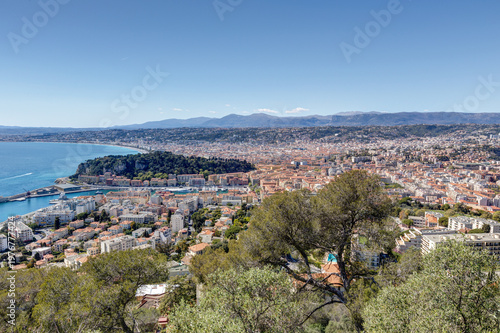 Vue panoramique sur Nice depuis le Mont Boron dans le département des Alpes Maritimes 