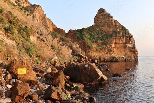 Bagnoli - Scoglio Dente di Cane dalla Spiaggia di Via Nisida