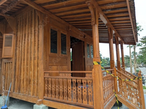 The Joglo house is a traditional Javanese house (Central Java, Yogyakarta, East Java) characterized by a tajug (mountain-shaped) roof supported by four main pillars (saka guru). 
