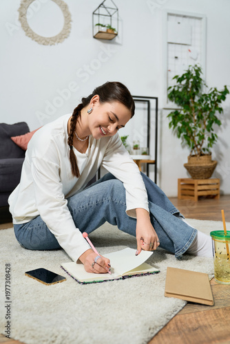 Foto Teenage girl enjoying a creative moment in her stylish apartment living space wi