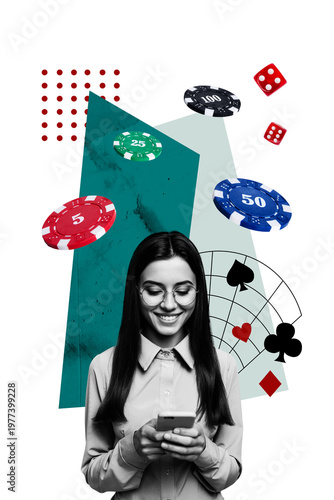 Foto Vertical photo collage of happy girl hold phone poker game tournament success ch
