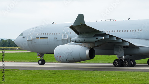 Fotografija Refueling and transport mission of the Airbus A330 KC-30 Cygnus on a cloudy day