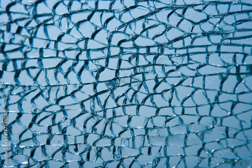 Risse in einer Zerbrochenen Glasscheibe