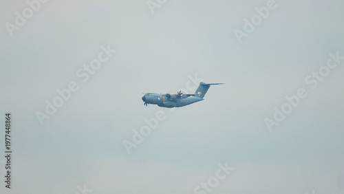 Obraz na plátně Powerful Airbus A400M Atlas in flight for strategic airlift and aerial refueling