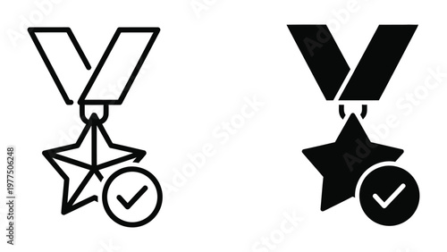 Comparison of medal designs with and without a filled star and ribbon