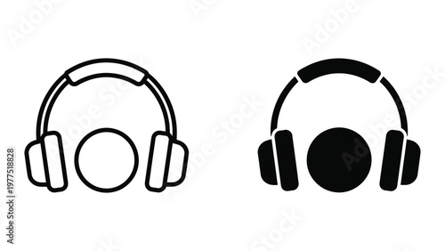 Comparison of open-back and closed-back headphone designs