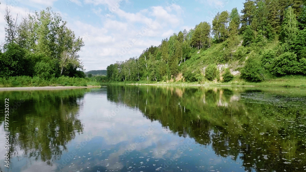 Obraz premium Southern Urals in summer: the Yuryuzan mountain river.