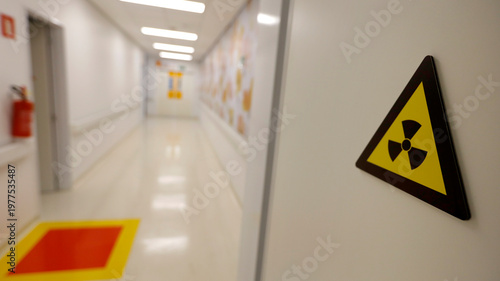 Konstfotografi vitoria da conquista, bahia, brazil - november 28, 2025: view of a radiotherapy room in a public hospital in Bahia