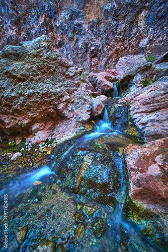 Fotografie Goldstrike Hot Spring Geothermal Waterfall and Rocky Canyon in Nevada