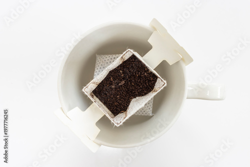 ドリップバッグをセットしたコーヒーカップ