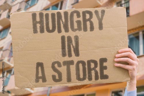 Foto "Hungry In A Store" Rising food prices leave many shoppers unable to afford basic groceries even while browsing supermarket aisles