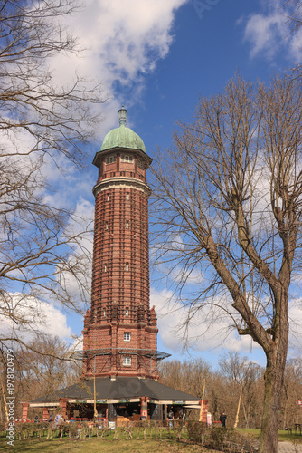 Wasserturm im Sommergarten im Volkspark Jungfernheide in Berlin-Charlottenburg