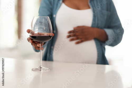 Tableau sur toile Addiction, pregnancy and hands in house with wine, bad habit and awareness in maternal health
