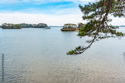 春の松島湾 松に覆われた島々の絶景 宮城県 日本三景