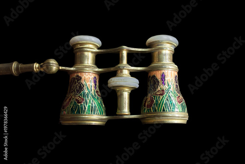 Opera glasses with handle