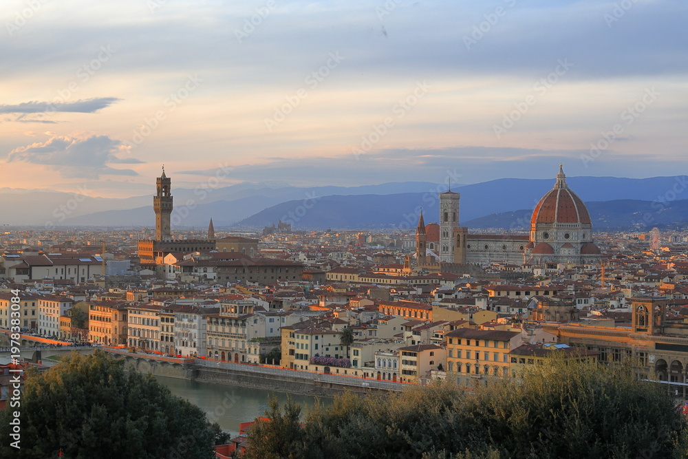 Fototapeta premium View of the Florence skyline from the Piazzale Michelangelo at sunset