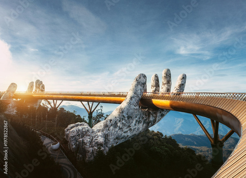 Schilderij op canvas Vietnam travel destination Golden Bridge in Ba Na Hills near Da Nang