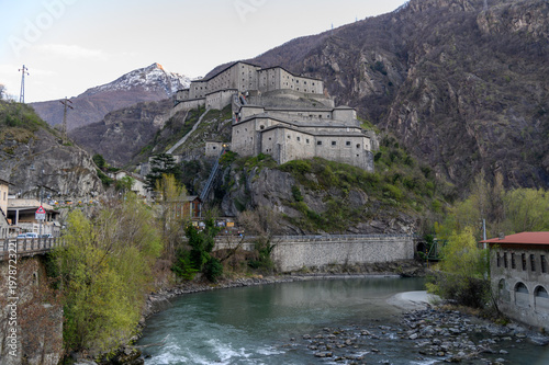 Quadro em tela Stone fortress of Fort Bard overlooking the Aosta Valley, Italy