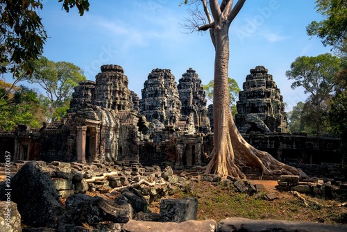 Bild auf Leinwand Entrance to one of the Angkor Wat temples, Ta Som, Cambodia