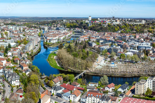 Le centre-ville d'Épinal et la Moselle