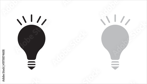 Outline icon of a glowing light bulb with rays, symbolizing bright ideas, innovation, and success. Clean and modern design for digital and print use.