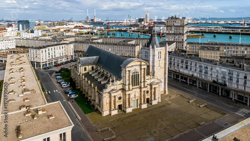 Konstfotografi Aerial view of Notre-Dame Cathedral and Perret architecture next to the industri