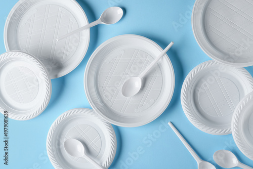 Plastic plates and spoons o...