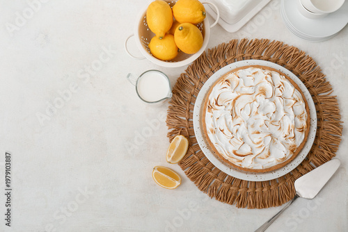 Plate with delicious lemon ...