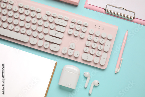 PC keyboard, mouse, earphon...