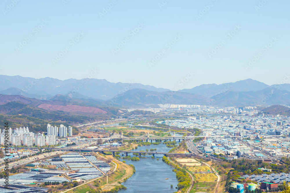 Fototapeta premium 와룡산에서 바라본 금호강 전경