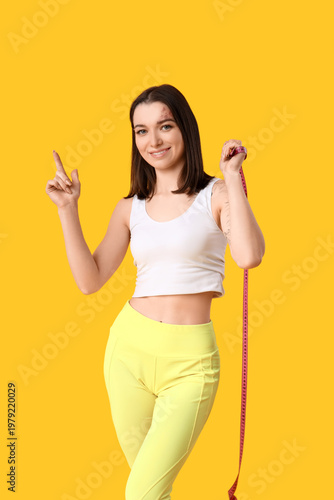 Beautiful young sporty woma...