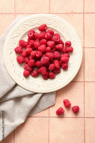 Plate with fresh raspberrie...