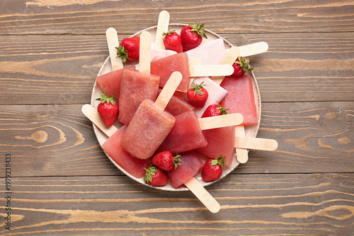 Plate with sweet strawberry...
