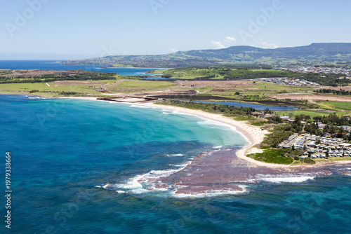 Cuadro en lienzo Historic view of Shellharbour South Beach prior to the construction of Shell Cove and Marina, located south of Wollongong on the Illawarra coastline
